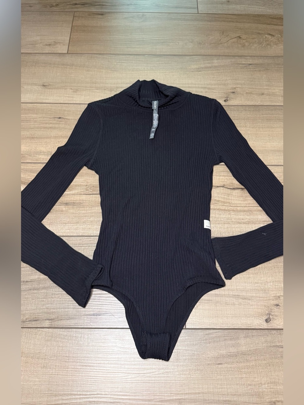 Vuori Black Ribbed Mock Neck Long Sleeve Bodysuit Size Small Stretch